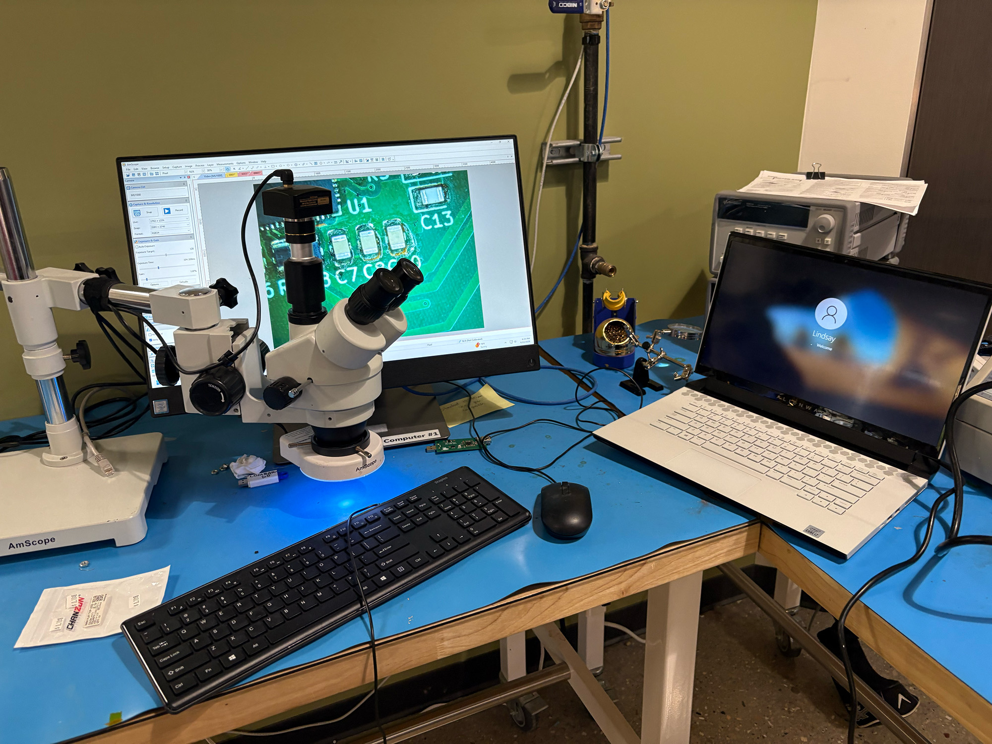 Electric microscope on a desk